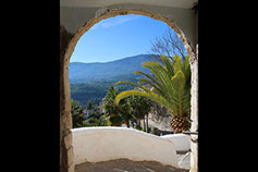 Vue du port depuis les remparts du Chateau Santa Barbara