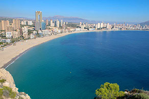 Vue du port depuis les remparts du Chateau Santa Barbara