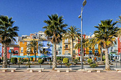 Vue du port depuis les remparts du Chateau Santa Barbara