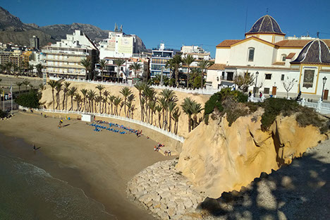 Vue du port depuis les remparts du Chateau Santa Barbara