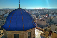 Vue du port depuis les remparts du Chateau Santa Barbara