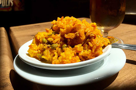 Vue du port depuis les remparts du Chateau Santa Barbara